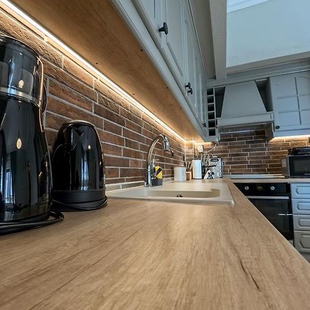 Living Life Apartment 코모티니 외부 사진