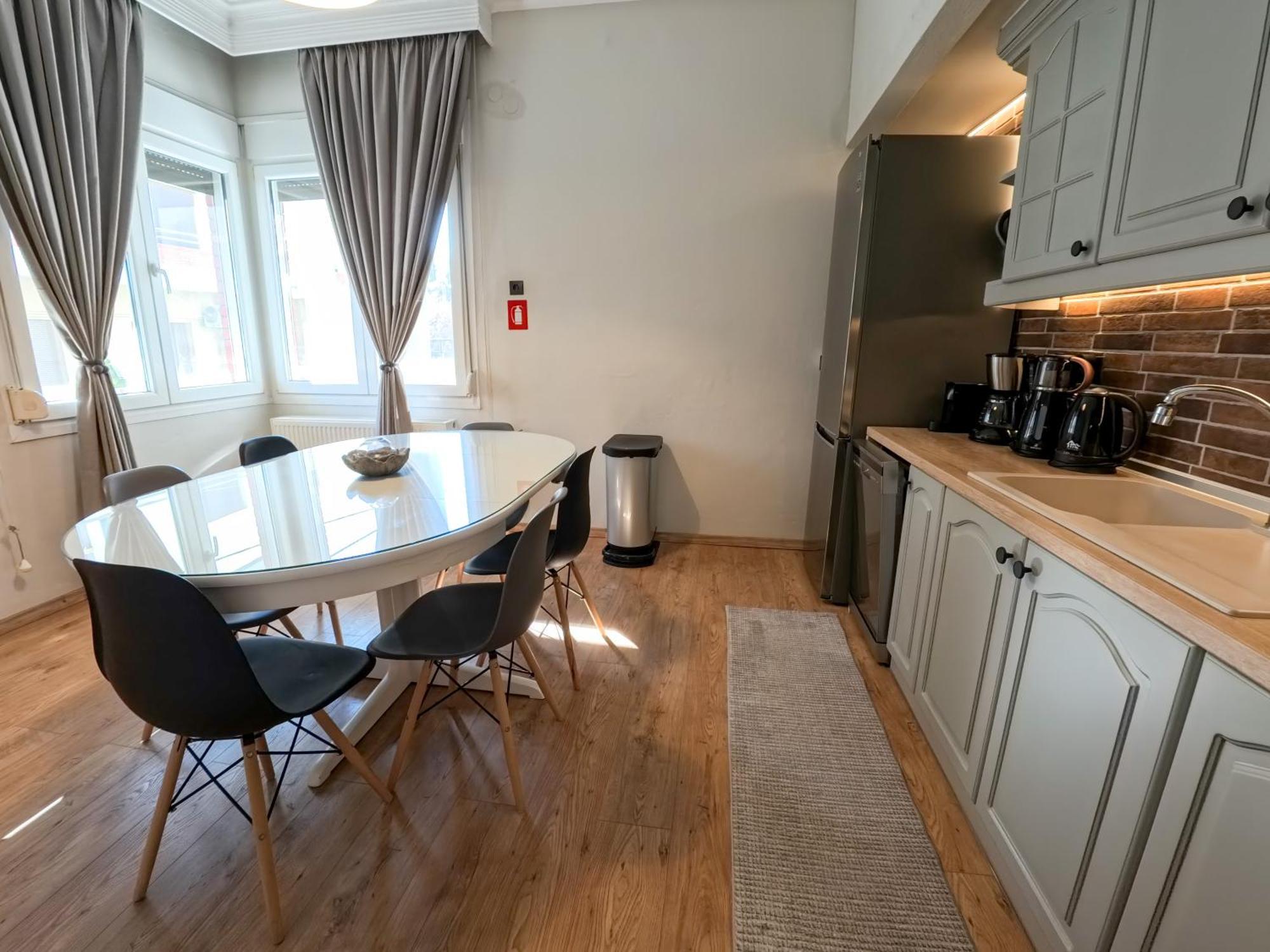 Living Life Apartment 코모티니 외부 사진